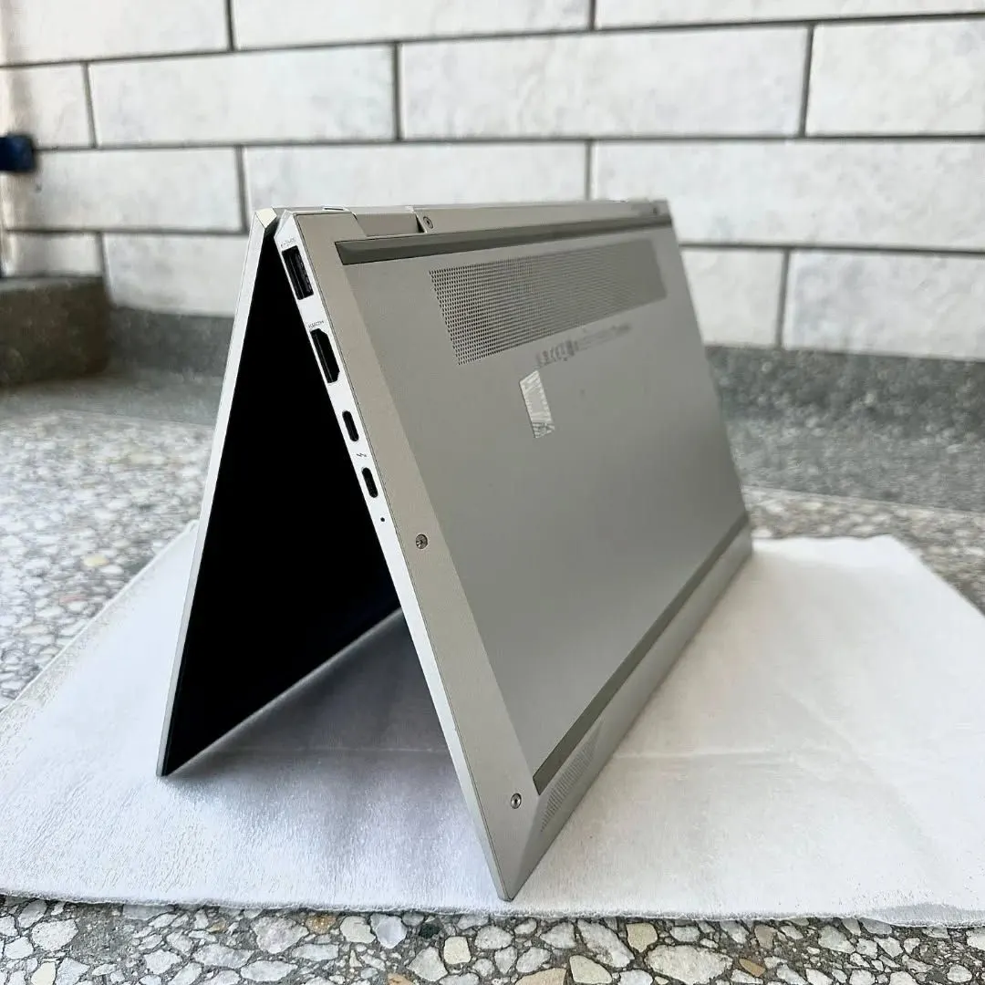 HP ELITEBOOK x360 1040 G8 Tactile